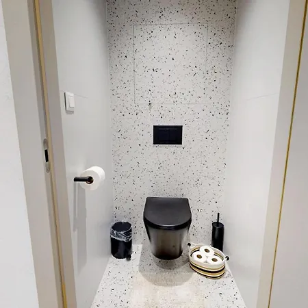 Flexihome Sk - Snp 7 - Four Apartment, Ac, Loggia Apartmán Košice