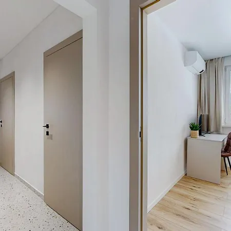 Flexihome Sk - Snp 7 - Four Apartment, Ac, Loggia Apartment Kosice
