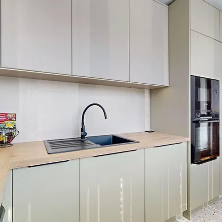 Flexihome Sk - Snp 7 - Four Apartment, Ac, Loggia Apartment