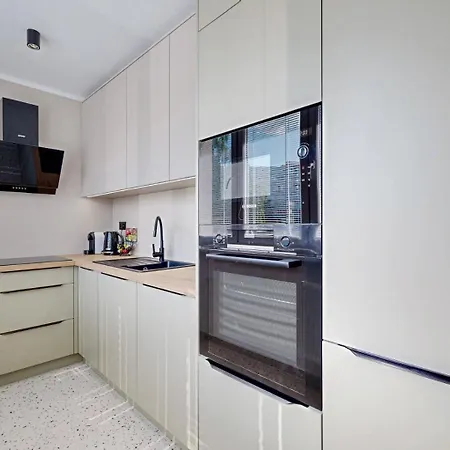 Apartment Flexihome Sk - Snp 7 - Four Apartment, Ac, Loggia Kosice