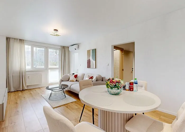 Flexihome Sk - Snp 7 - Four Apartment, Ac, Loggia Apartmán *