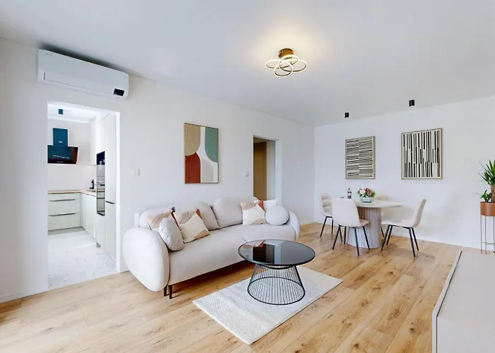 Appartamento Flexihome Sk - Snp 7 - Four Apartment, Ac, Loggia